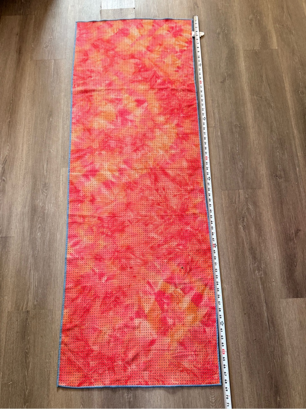 manduka Yogitoes Non-Slip Towel in Orange and Gray